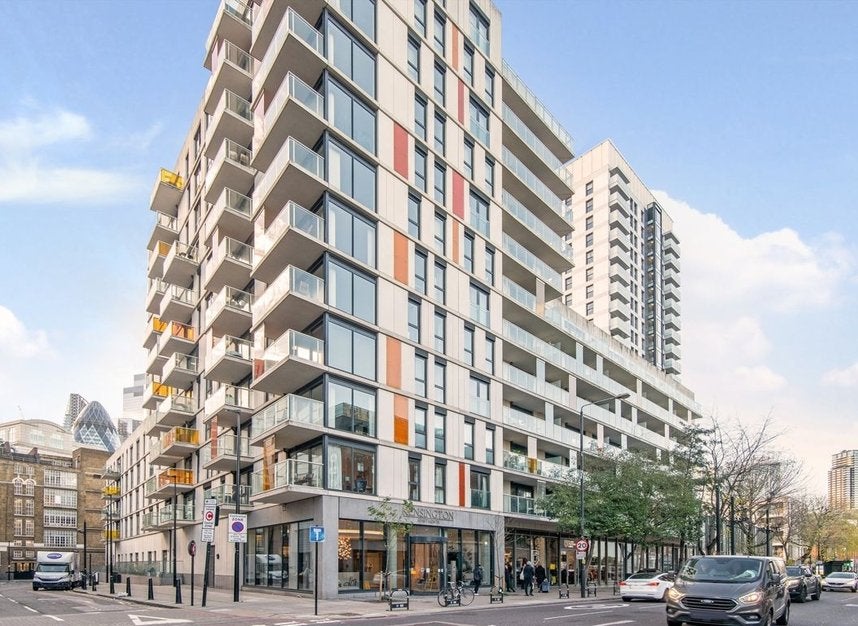 Flat Pomell Way in Greater London