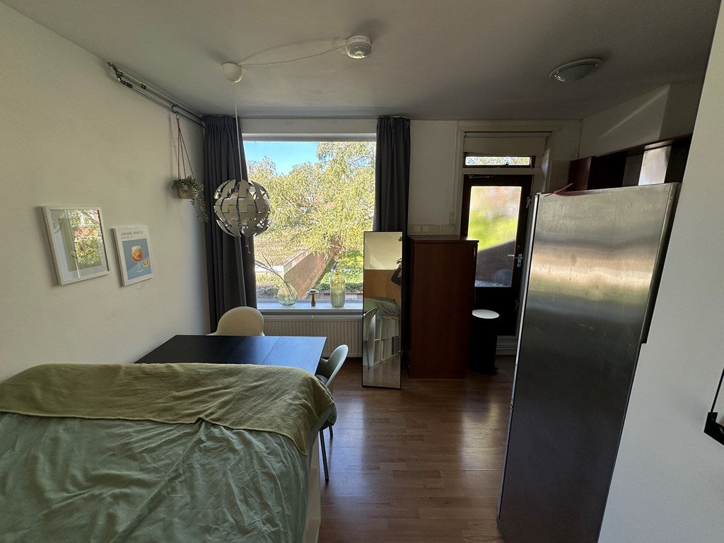 Kamer Van der Doesstraat 5