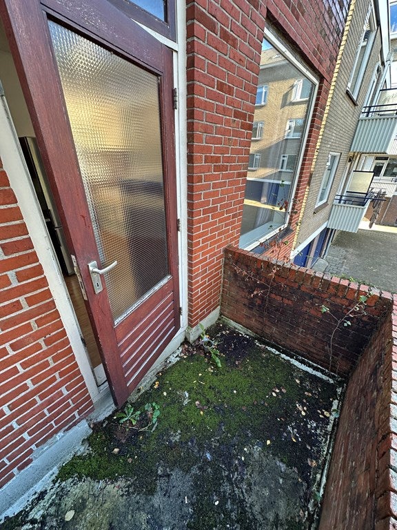 Kamer Van der Doesstraat 9