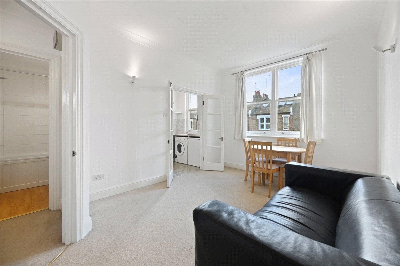Flat Loris Road in Greater London