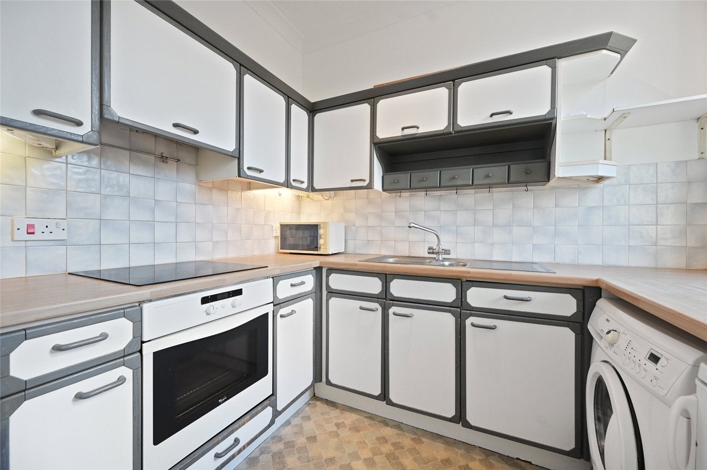 Flat Loris Road in Greater London