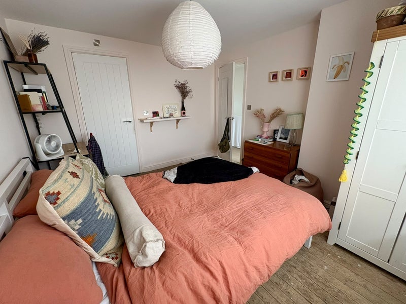 Room McNeil Road in Greater London