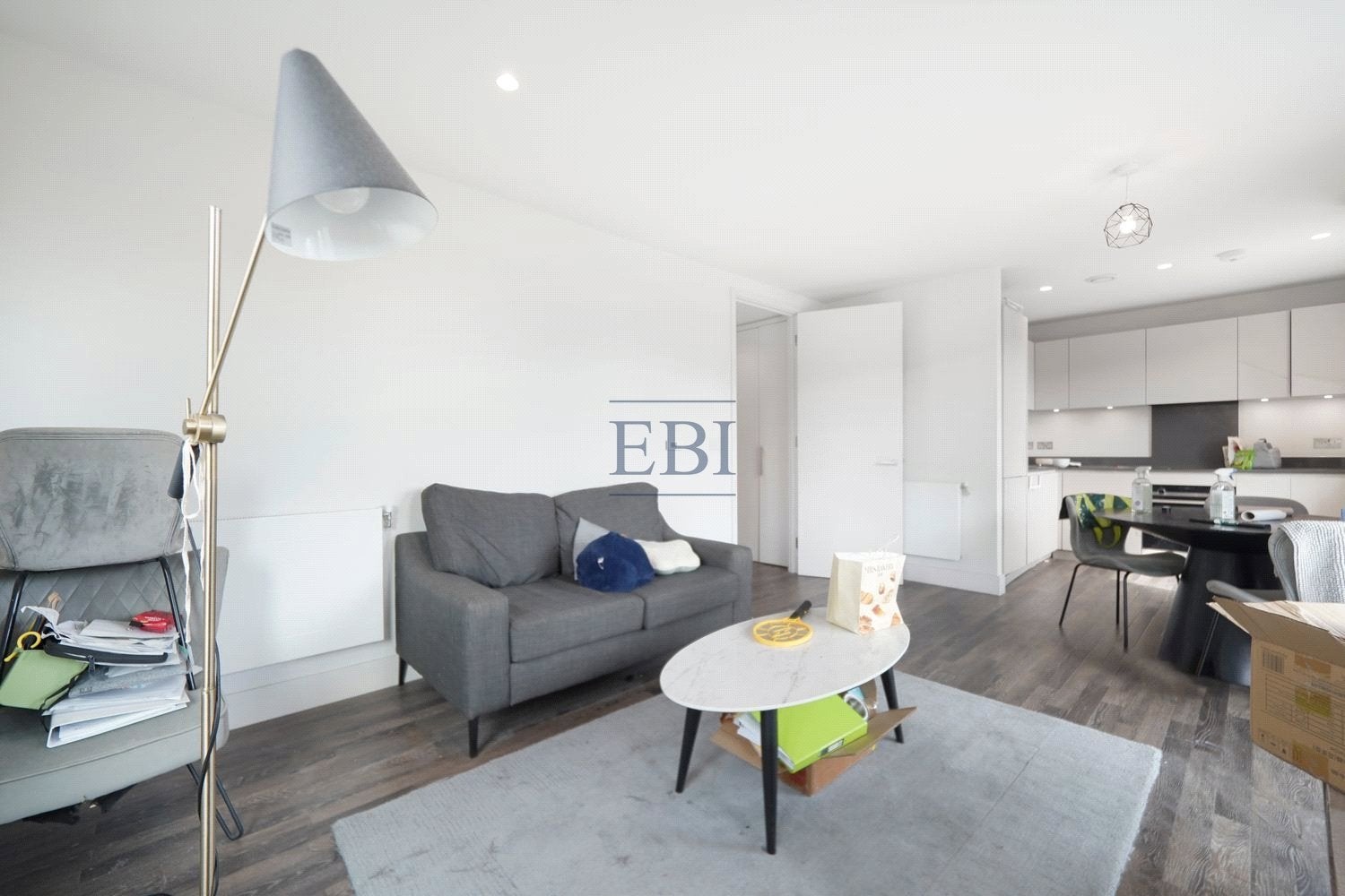 Flat Moulding Lane in Greater London