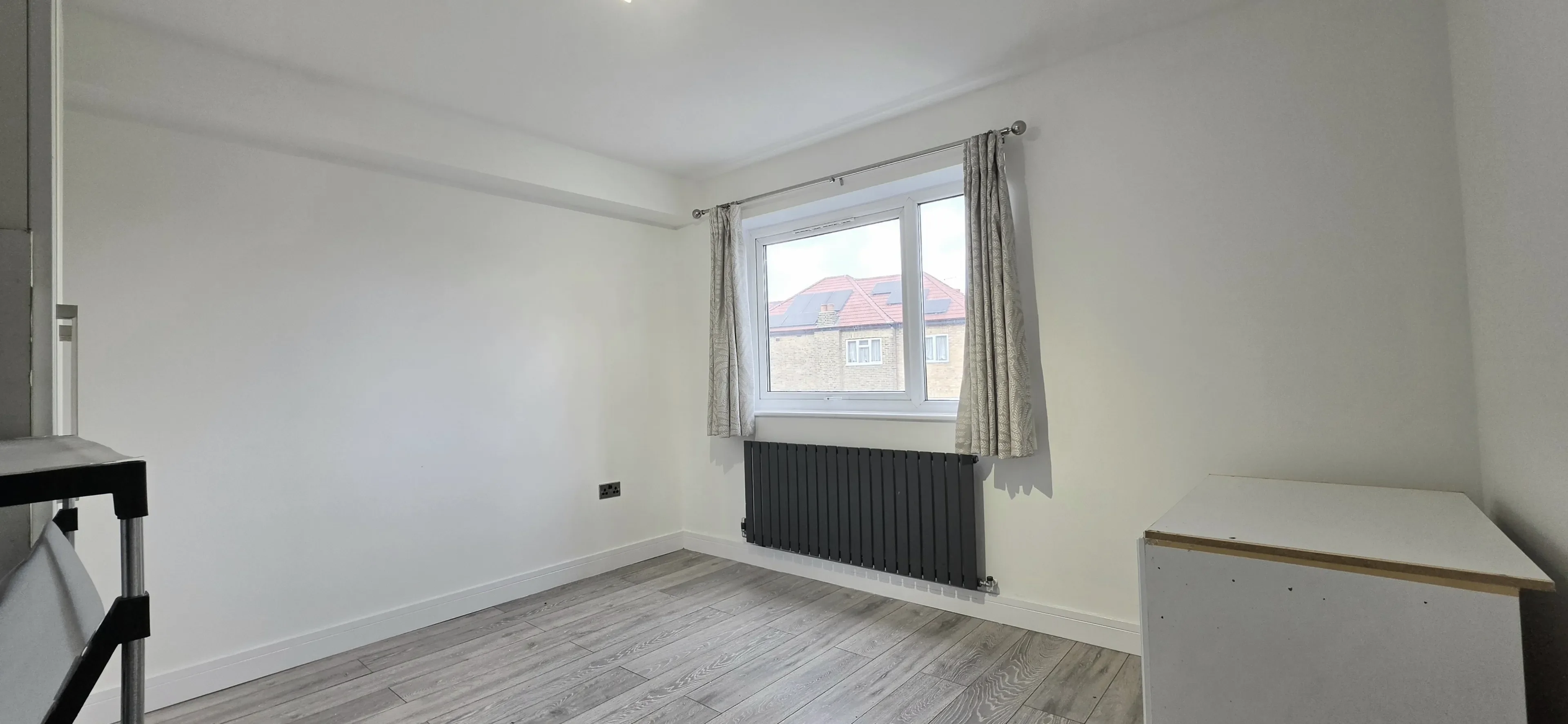 Flat Rokesby Place in Greater London