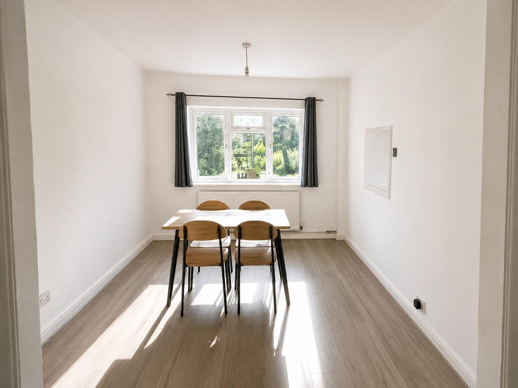 House Horsecroft Close in Greater London