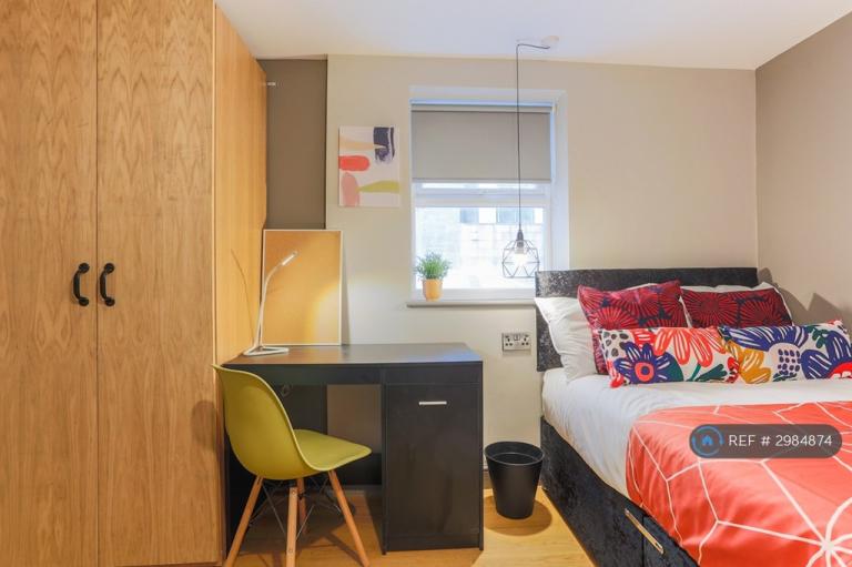 Room Borough Road in Middlesbrough