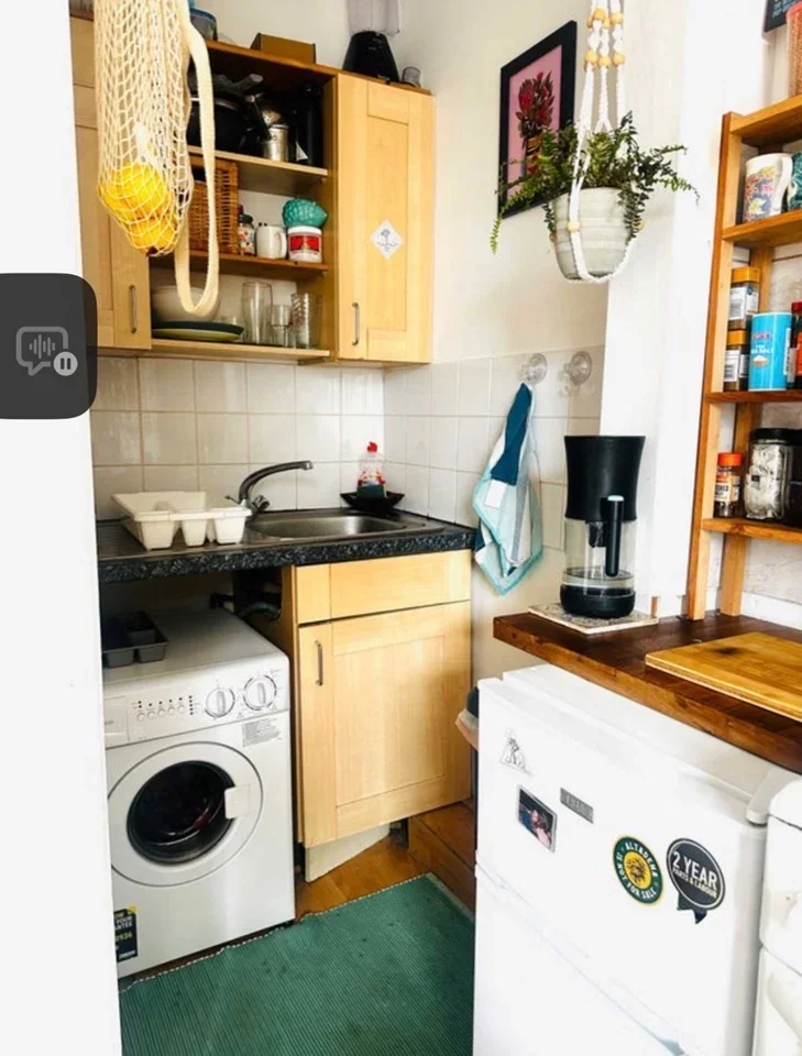 Flat Stroud Green Road in Greater London