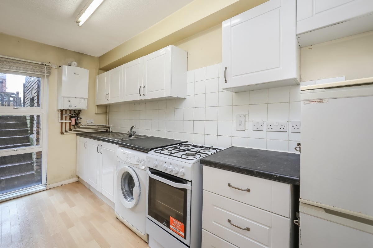 Flat Sussex Way in Greater London
