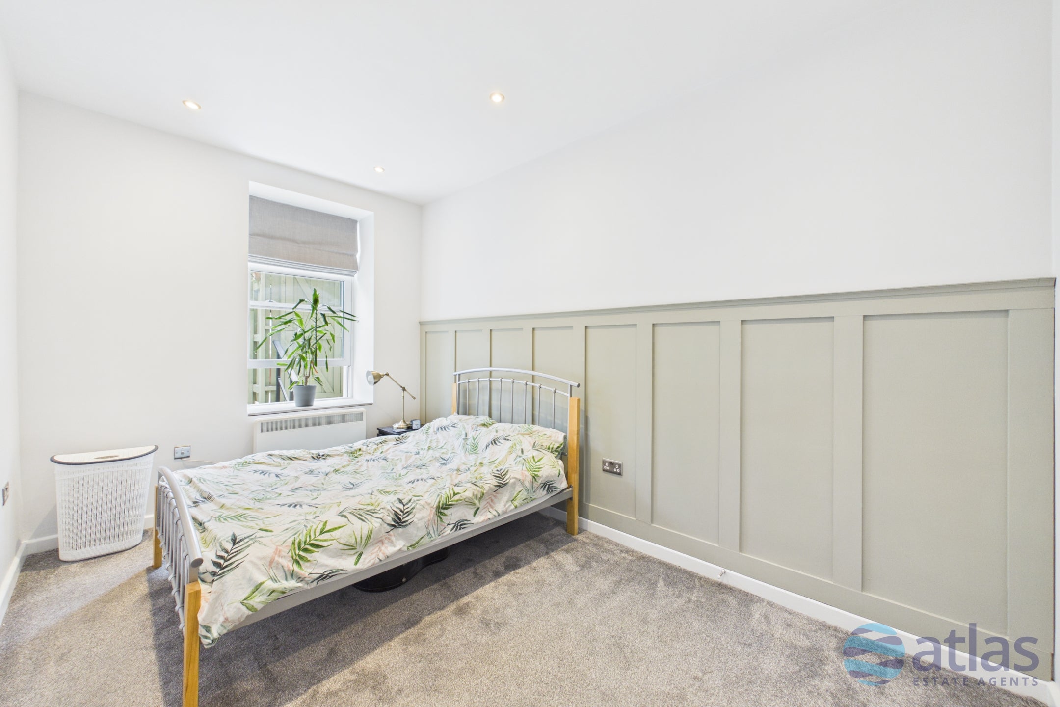 Flat Sandringham Drive in Liverpool