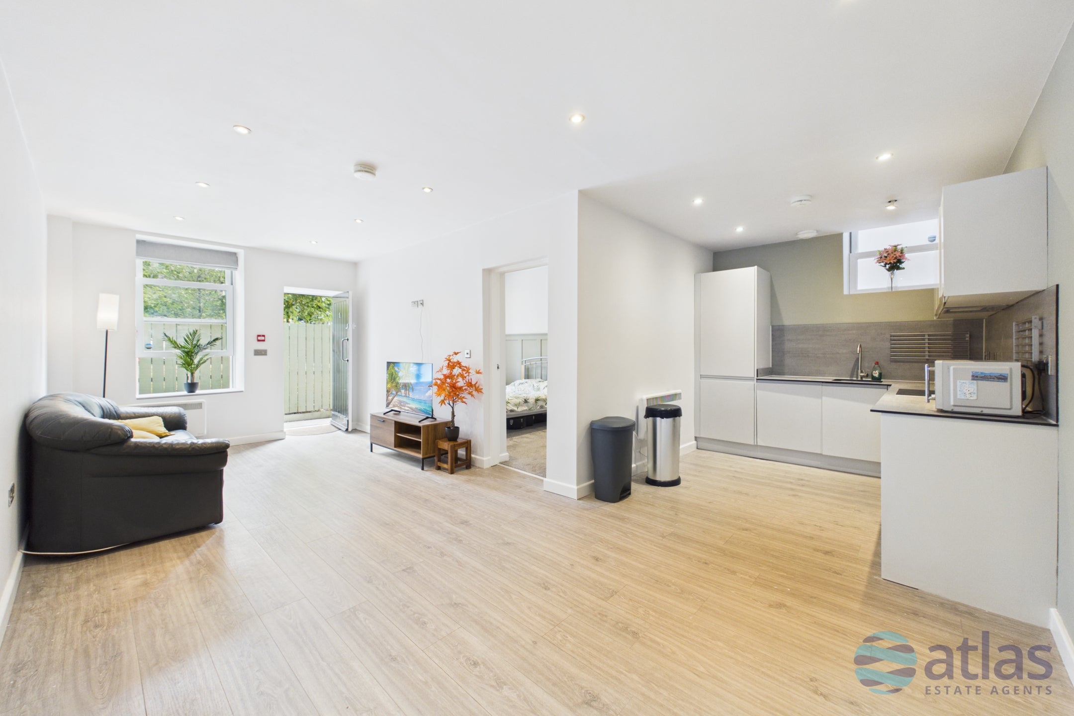 Flat Sandringham Drive in Liverpool
