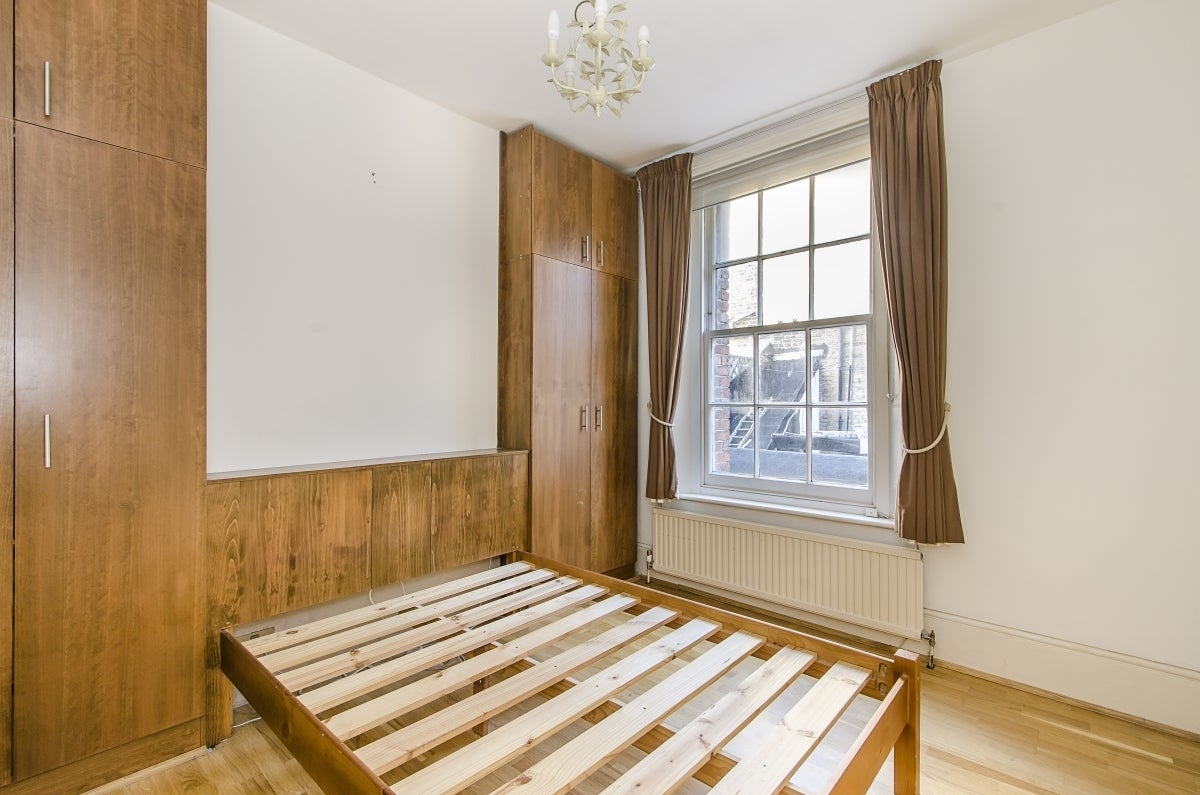 Flat Balham High Road in Greater London