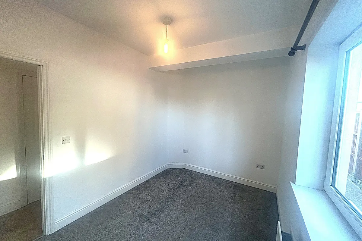 Flat Kingston Road in Greater London