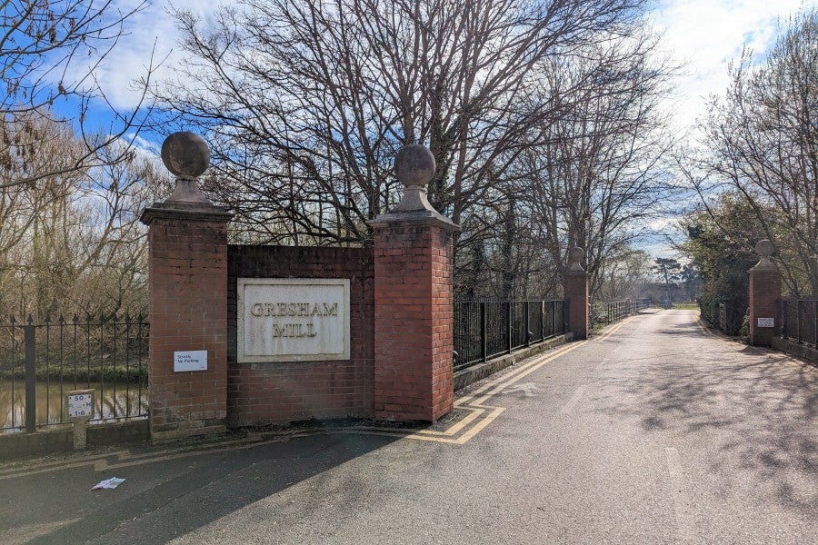 Flat Gresham Park Road in Woking