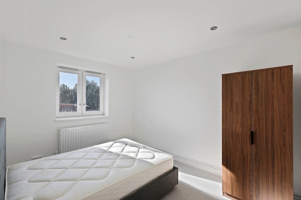 Flat Burbage Close in Greater London