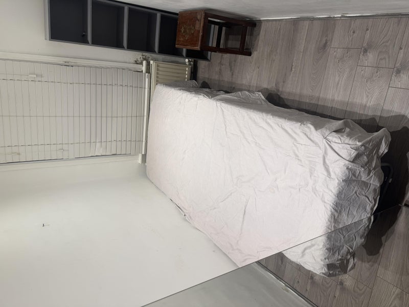 Room Gatton Road in Greater London