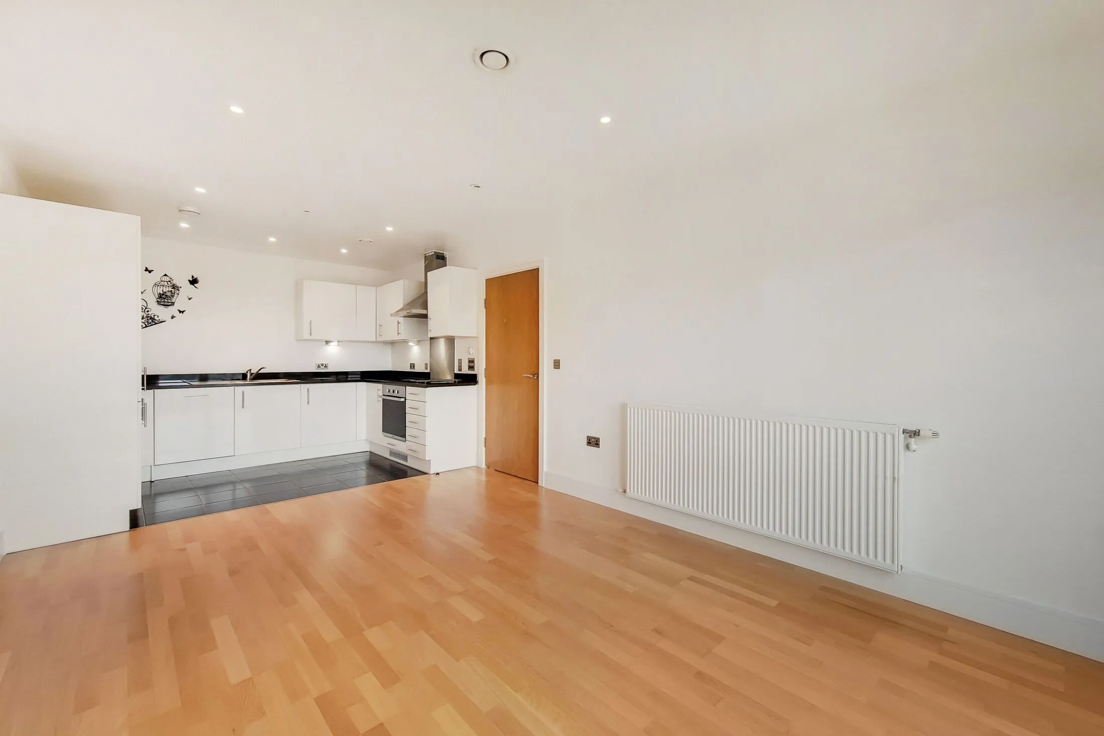 Flat Neptune Road in Greater London