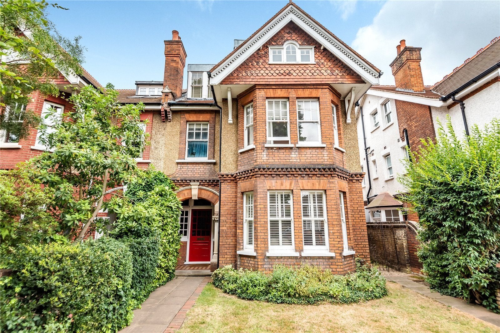 Flat Richmond Road in Greater London