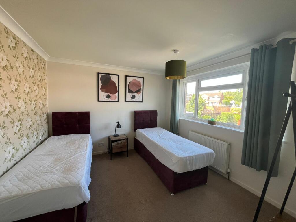 House Tennyson Road in Royal Wootton Bassett