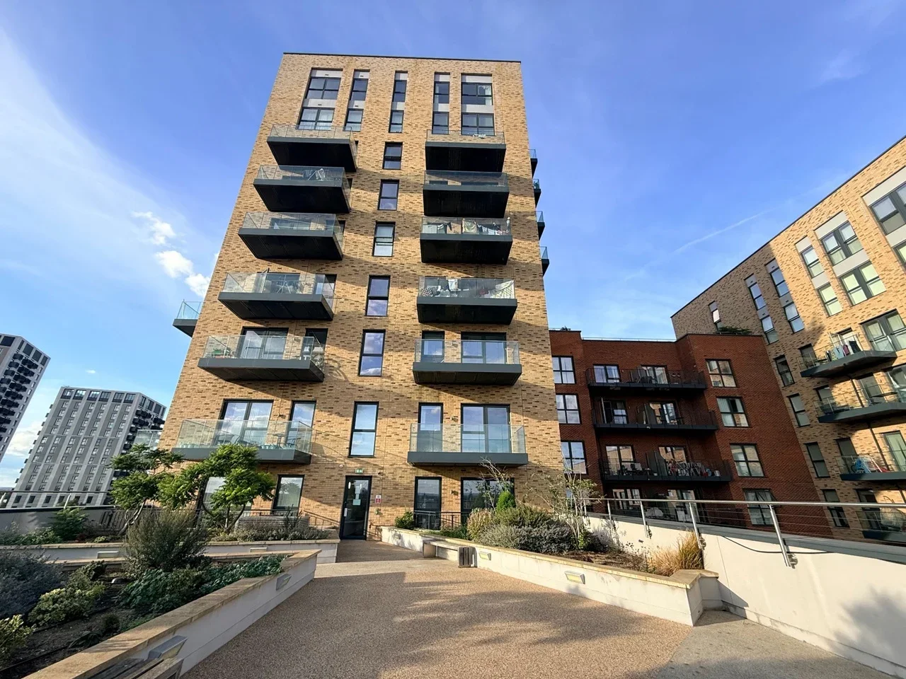 Flat Merrick Road in Greater London