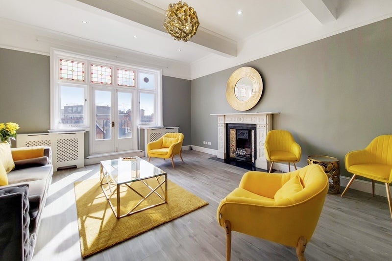 Room Netherhall Gardens in Greater London