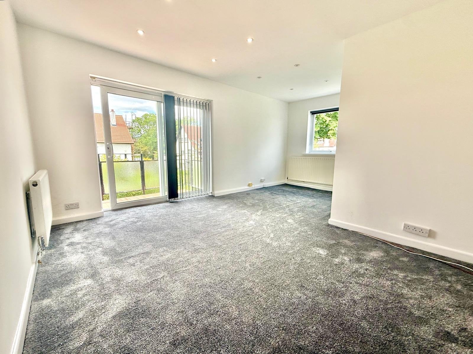 Flat Arncliffe Road in Leeds