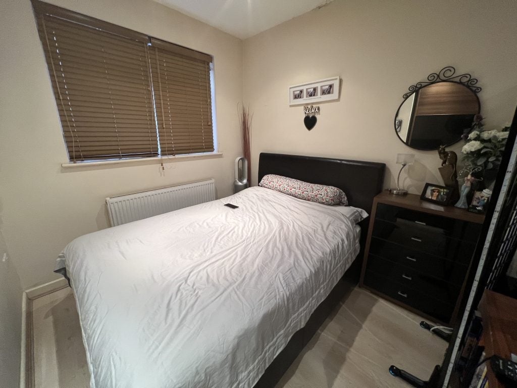Flat Finchley Road in Greater London
