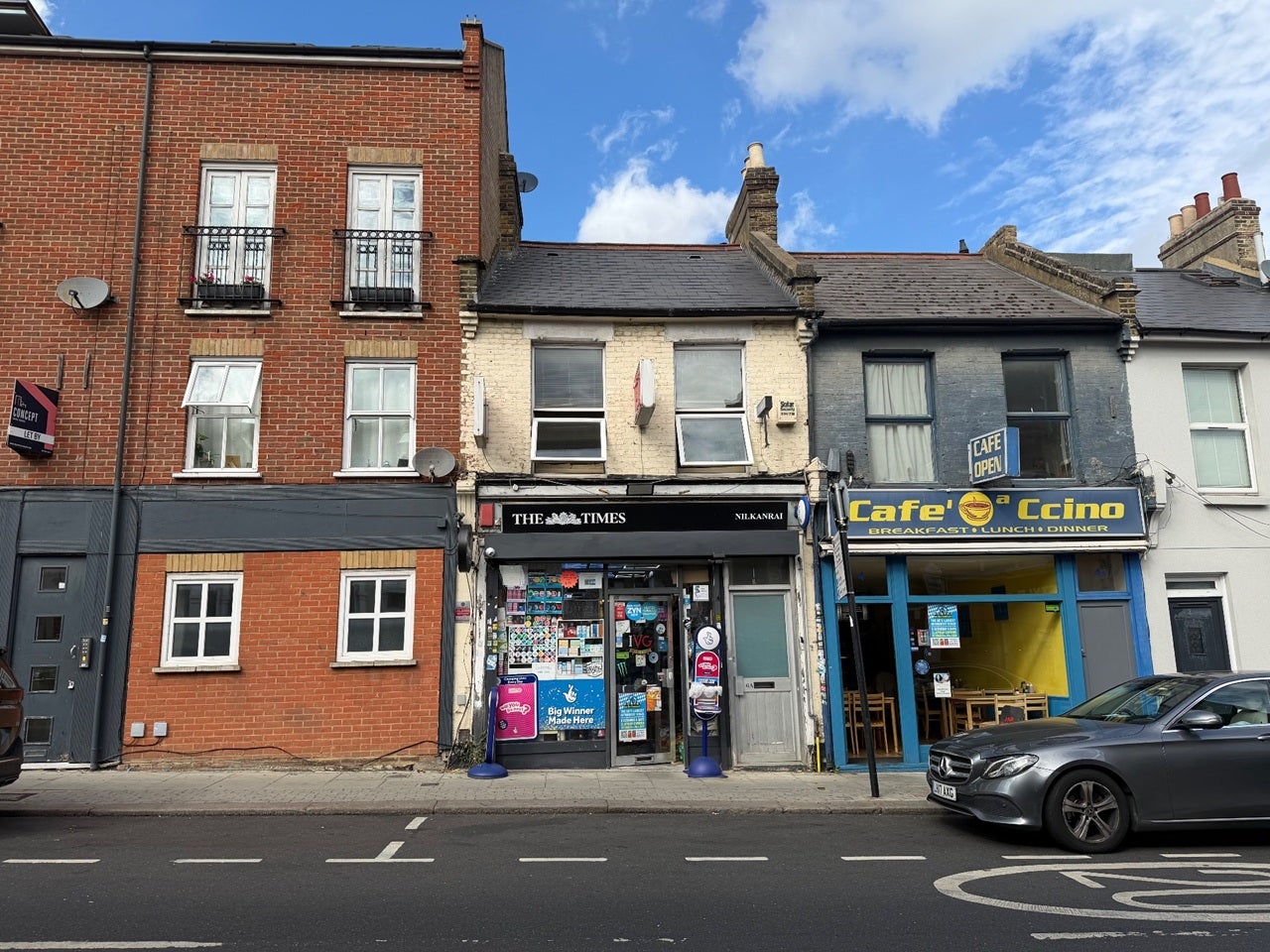 Flat Glenburnie Road in Greater London