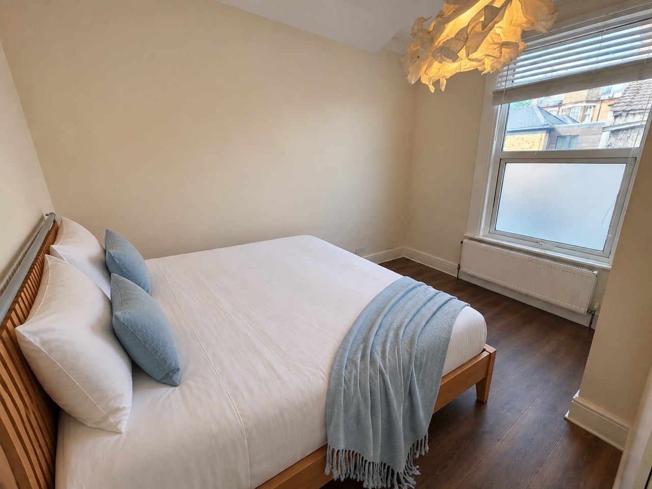 Flat Glenburnie Road in Greater London