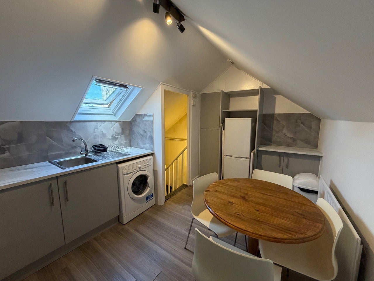 Flat Glenburnie Road in Greater London