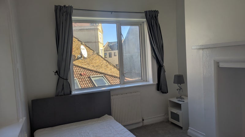 Room Blegborough Road in Greater London