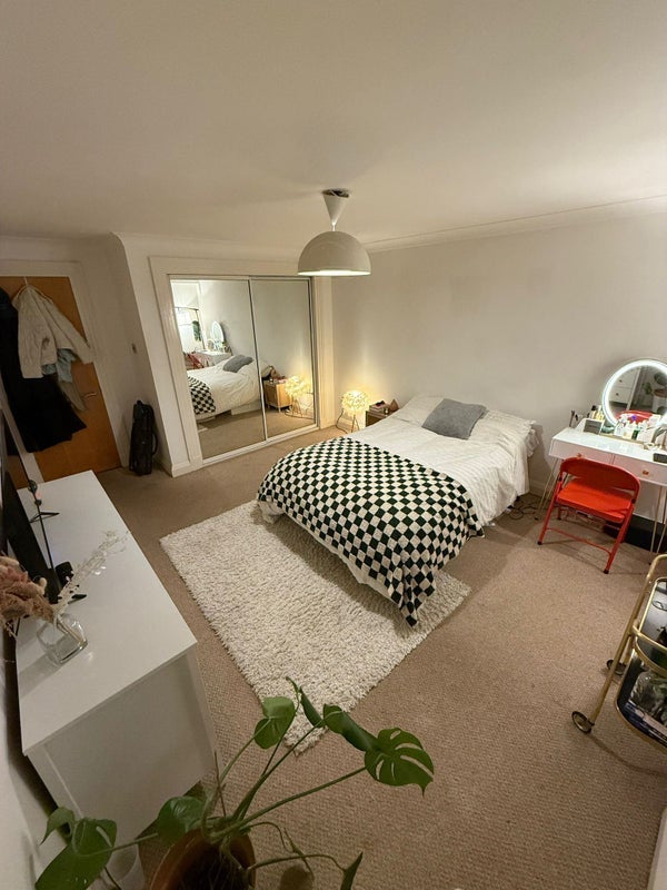 Room Luma Gardens in Glasgow