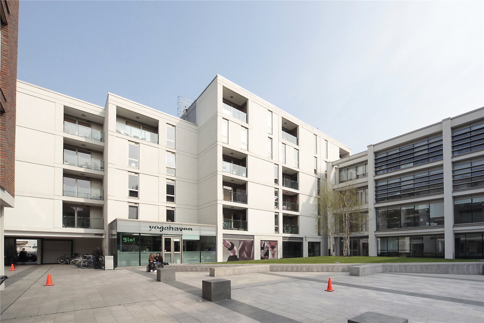 Flat Wingate Square in Greater London