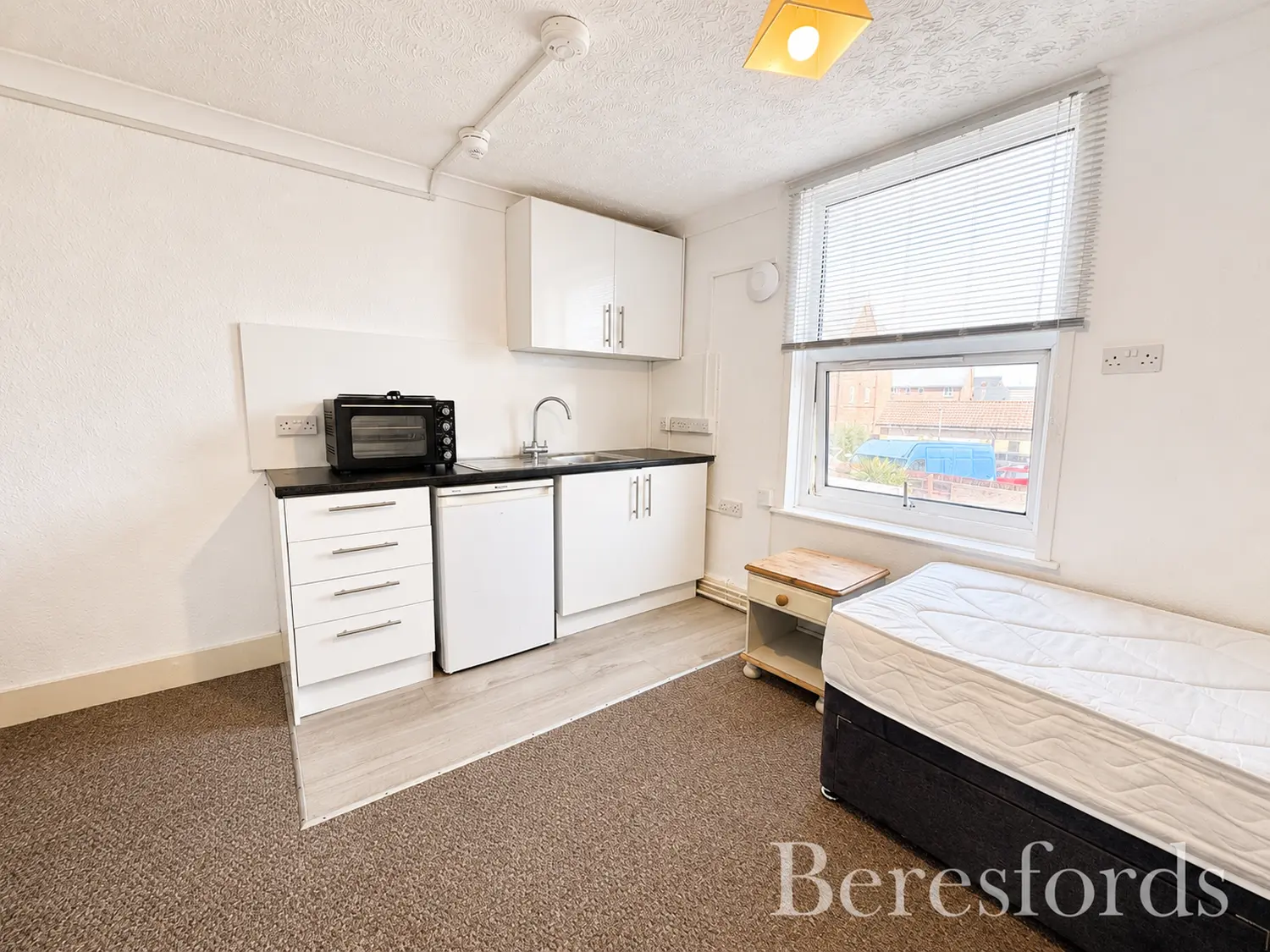 Room Barrack Street in Colchester