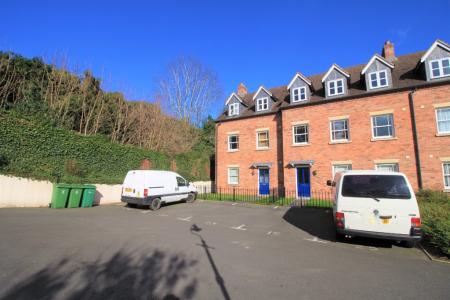 Flat Copthorne Gate in Shrewsbury