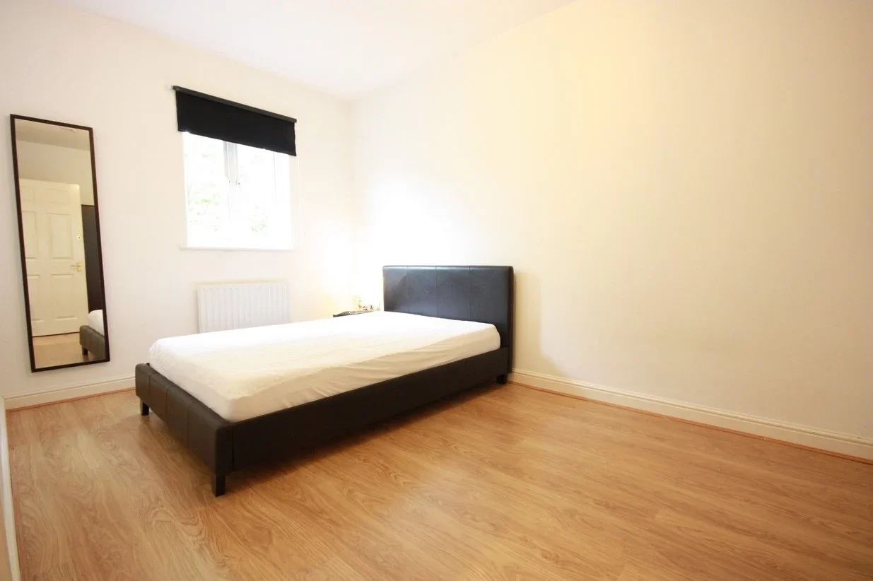 Room Kelly Avenue in Greater London