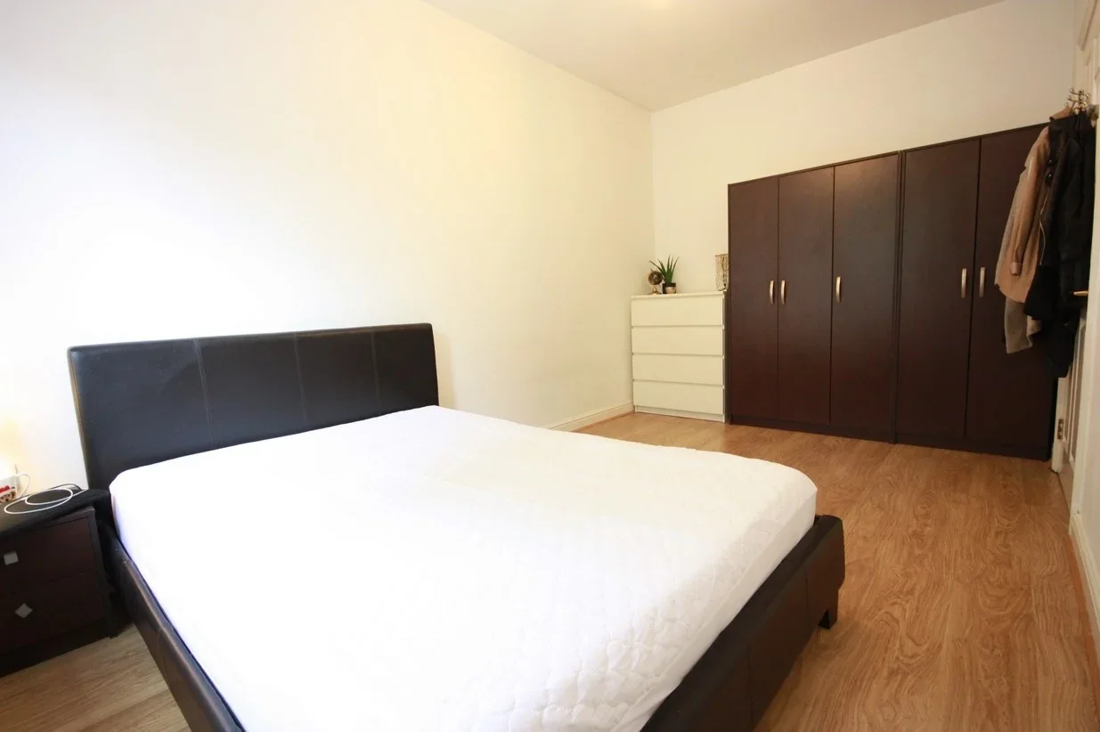 Room Kelly Avenue in Greater London