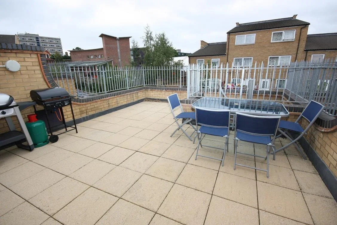 Room Kelly Avenue in Greater London