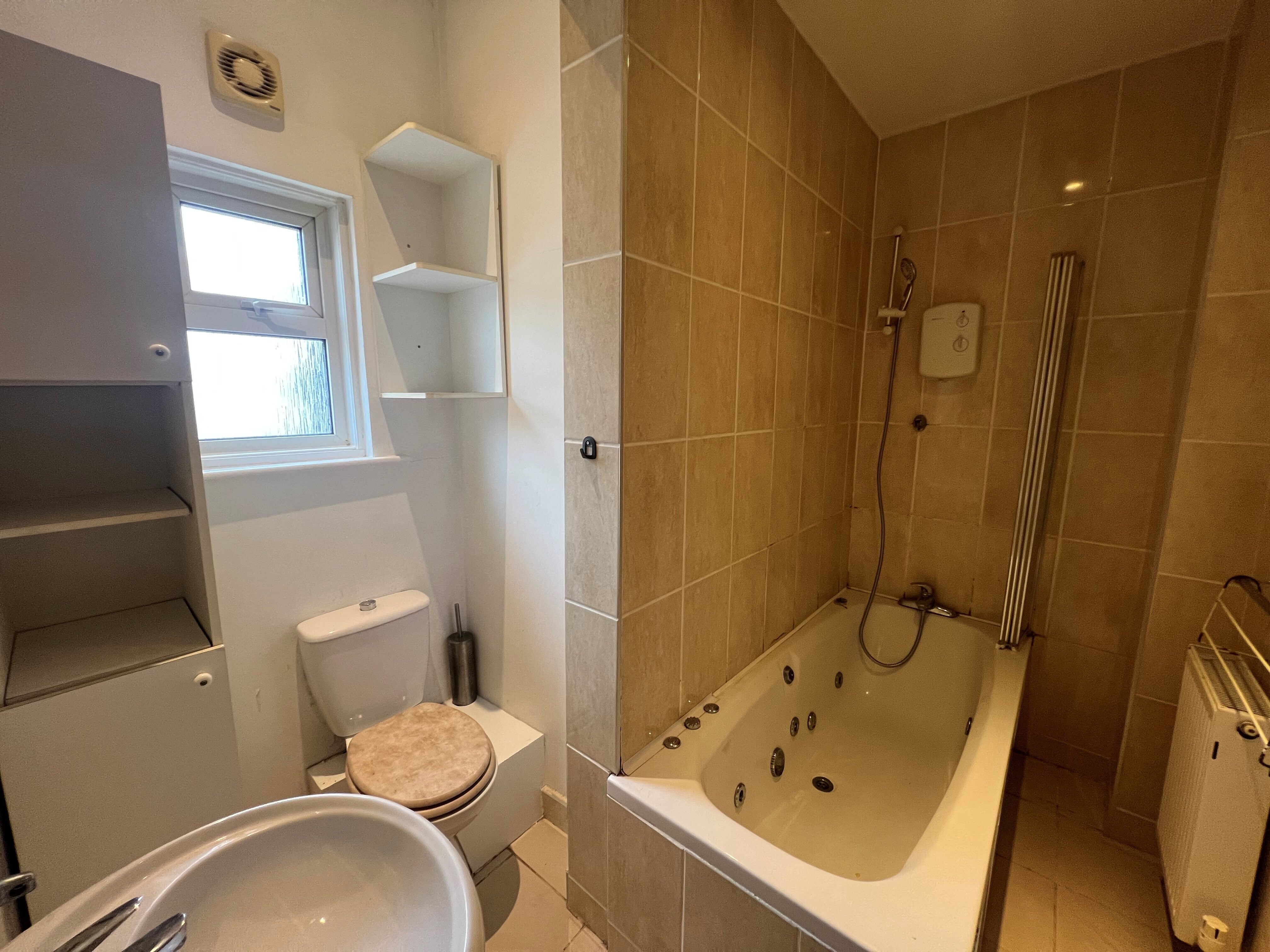 Flat Albert Road in Rother