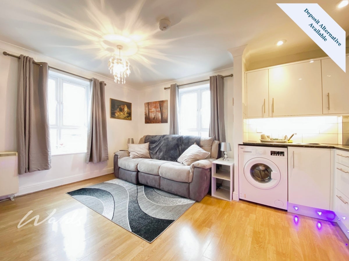 Flat Mountfield Road in Folkestone and Hythe District