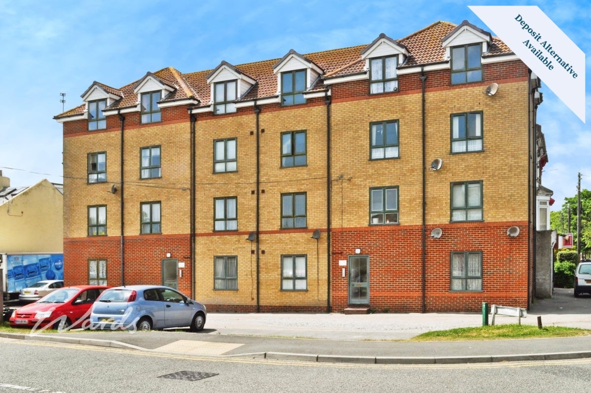 Flat Mountfield Road in Folkestone and Hythe District