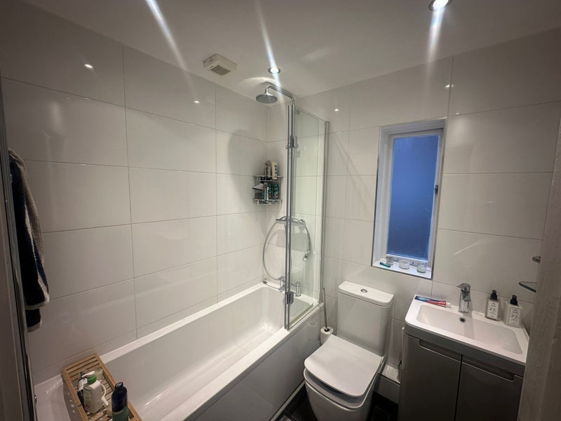 Room Birnam Road in Greater London