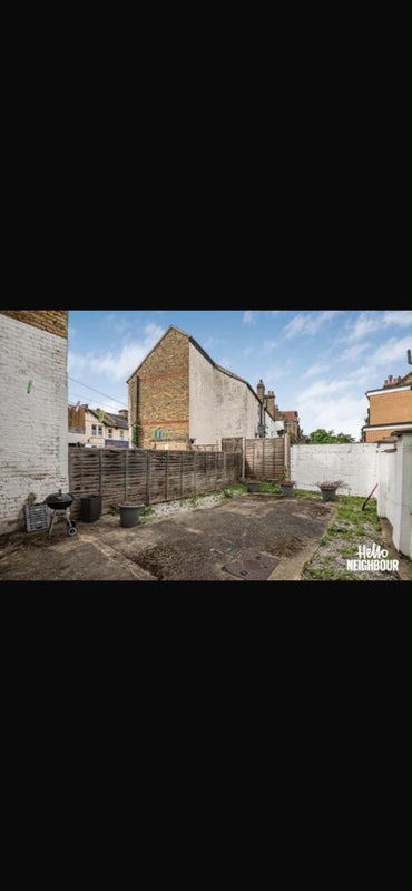 Room Longmead Road in Greater London