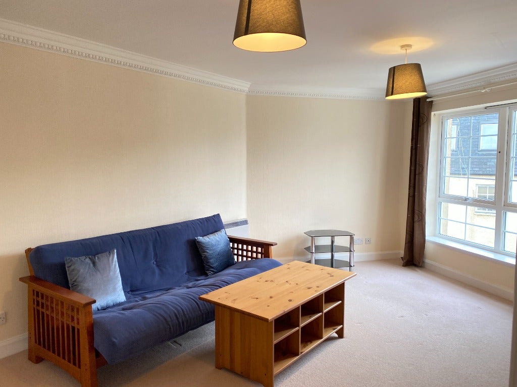Flat Caledonian Crescent in City of Edinburgh