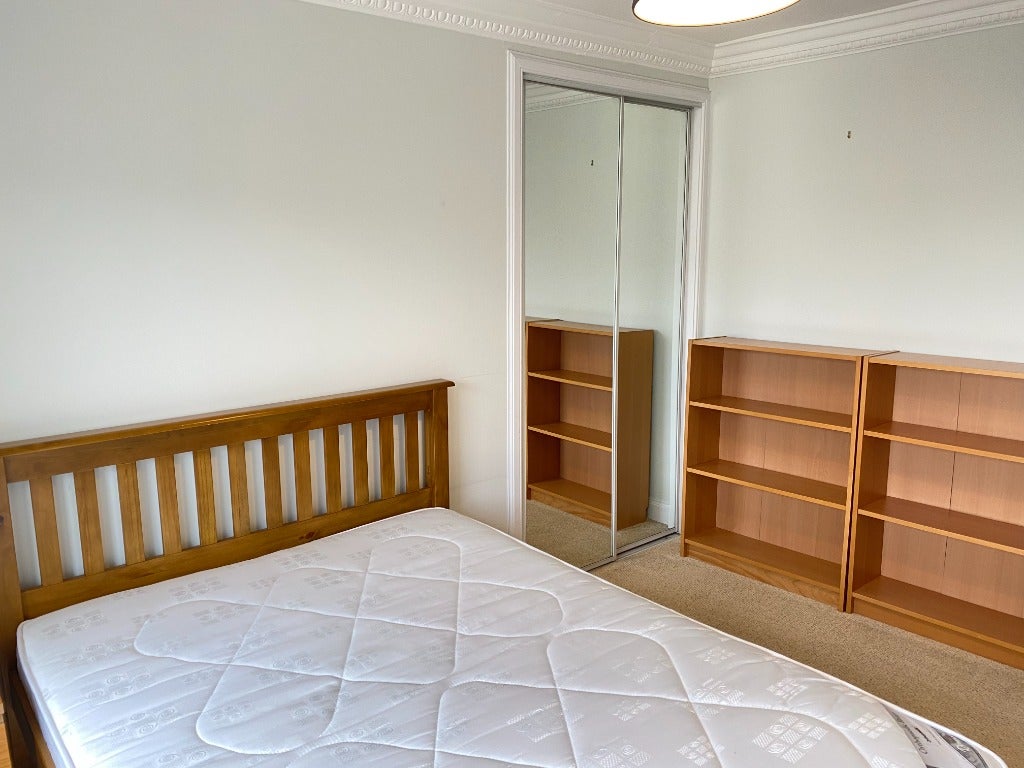 Flat Caledonian Crescent in City of Edinburgh