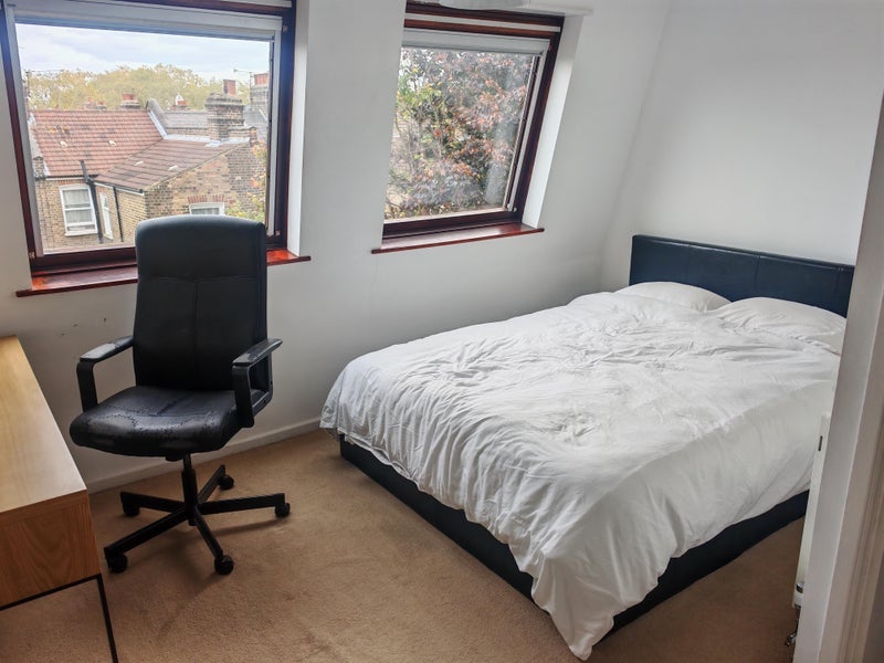 Room Brampton Road in Greater London