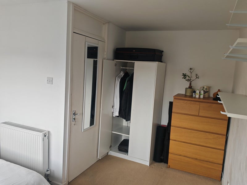 Room Brampton Road in Greater London