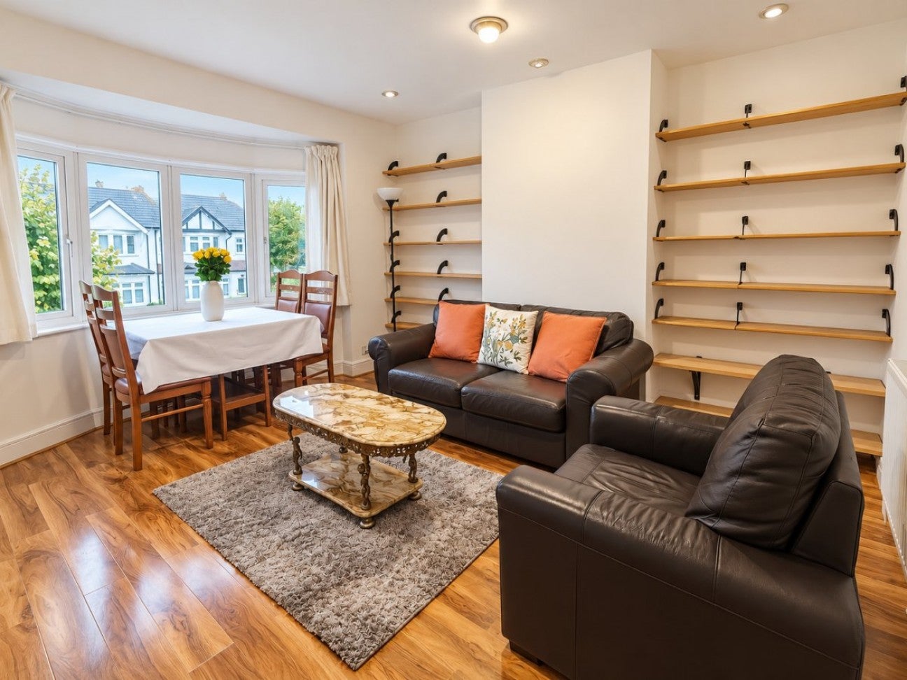Flat Hamilton Road in Greater London