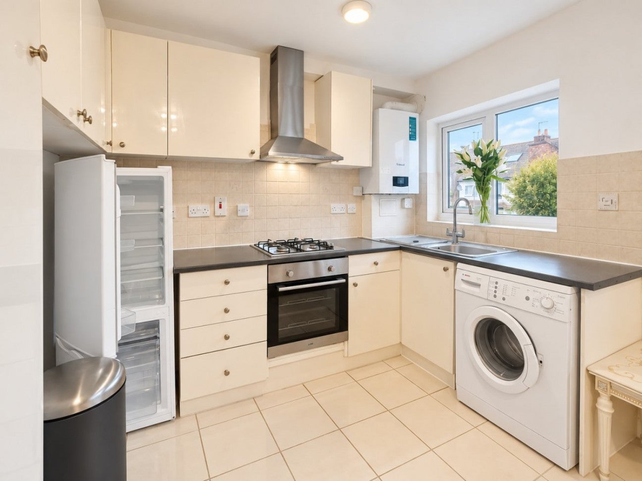 Flat Hamilton Road in Greater London