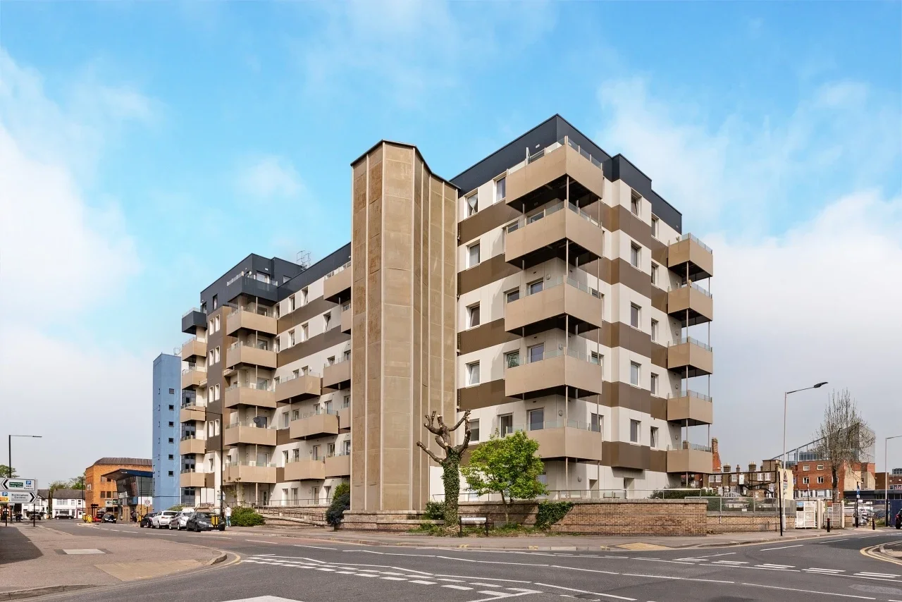 Flat Herschel Street in Slough