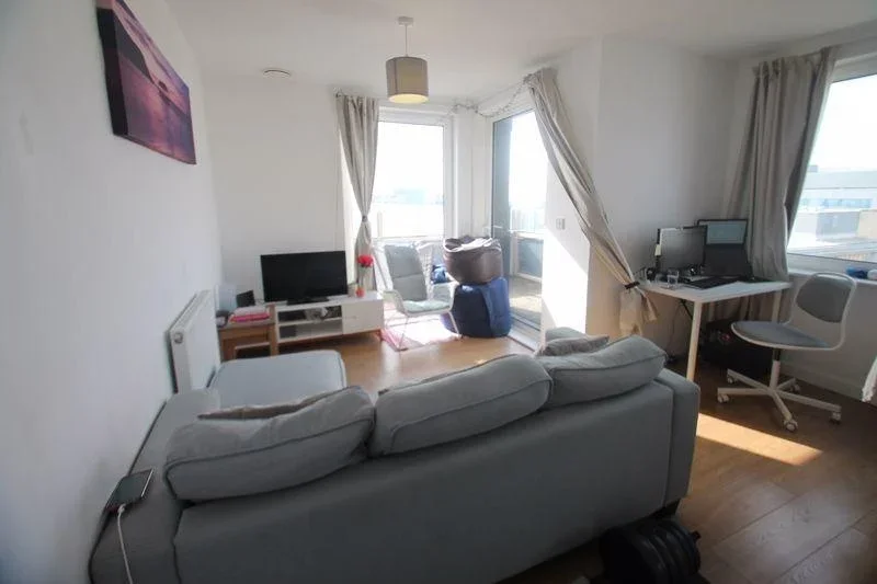 Flat Herschel Street in Slough